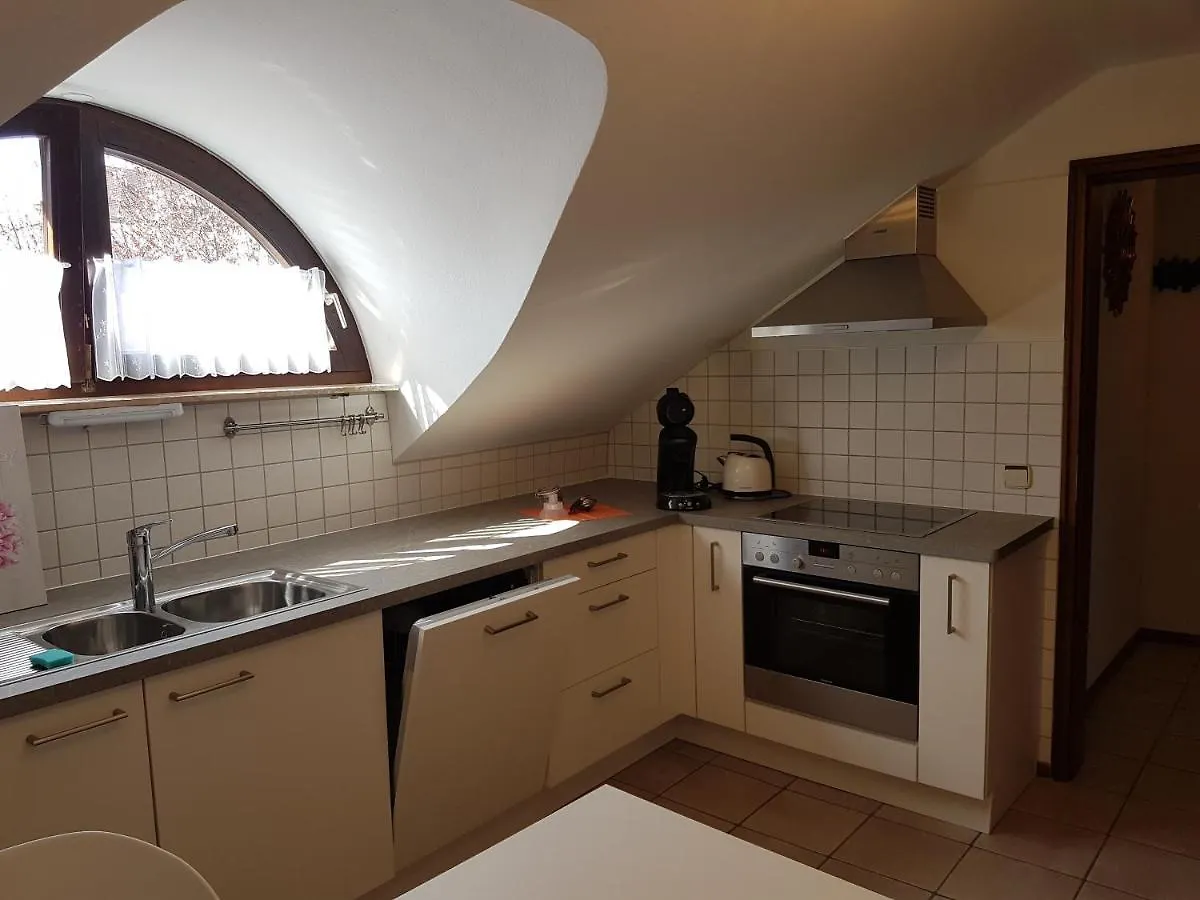 Ferienwohnung Rennbahn - Life Iffezheim; Wohnen mit Rennbahnblick Apartment