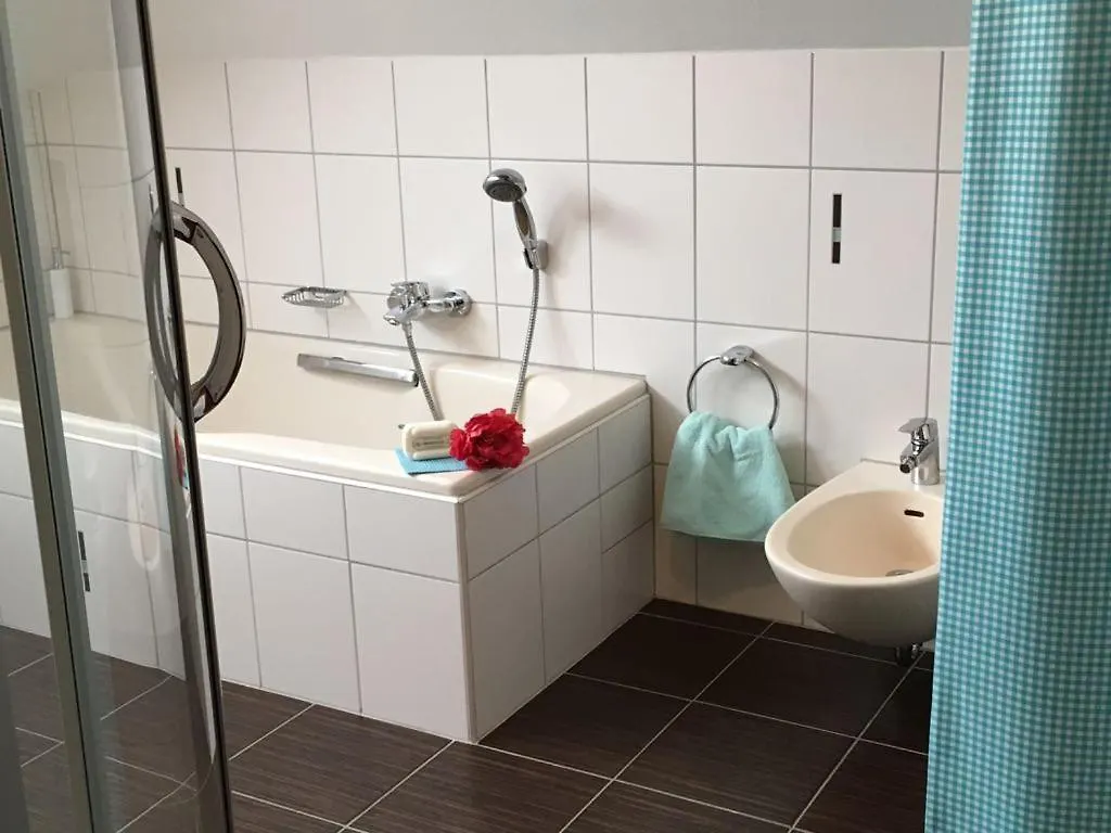 Rennbahn - Life Iffezheim; Wohnen Mit Rennbahnblick Apartment Iffezheim